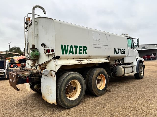 Image of Freightliner FL112 equipment image 2