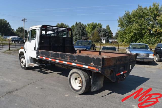 Image of Freightliner FL60 equipment image 3