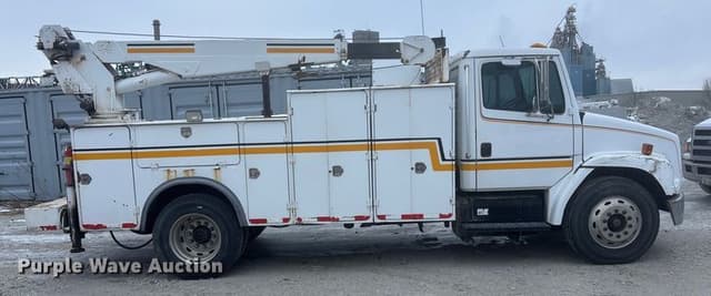 Image of Freightliner FL60 equipment image 3