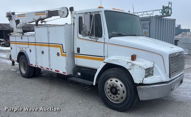 Image of Freightliner FL60 equipment image 2