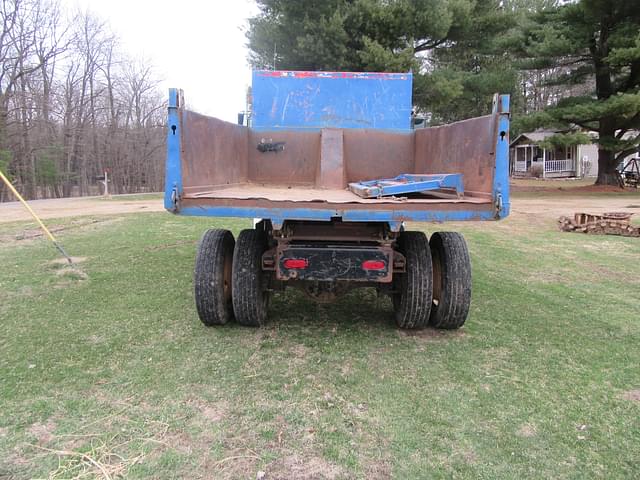 Image of Freightliner FL60 equipment image 1