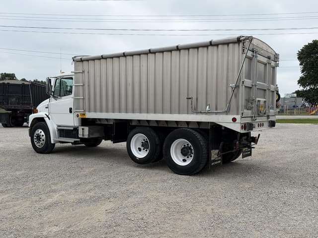 Image of Freightliner FL70 equipment image 2