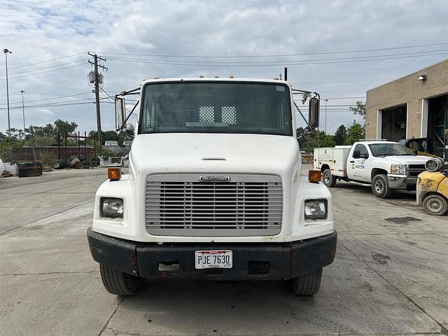 Image of Freightliner FL70 equipment image 1