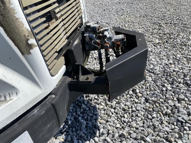 Image of Freightliner FL70 equipment image 4