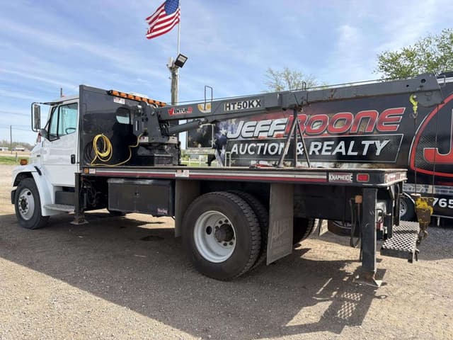 Image of Freightliner FL70 equipment image 2