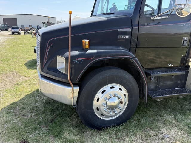 Image of Freightliner FL70 equipment image 1