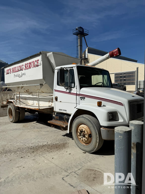 Image of Freightliner FL70 equipment image 1
