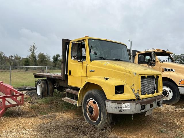 Image of Freightliner FL70 equipment image 1