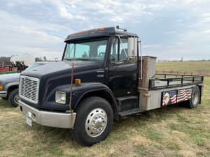 1998 Freightliner FL70 Image