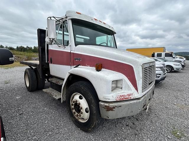 Image of Freightliner FL70 equipment image 1