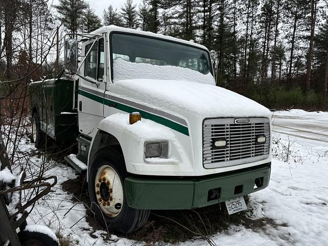 Image of Freightliner FL70 equipment image 1