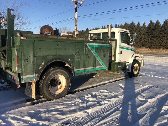 Image of Freightliner FL70 equipment image 4