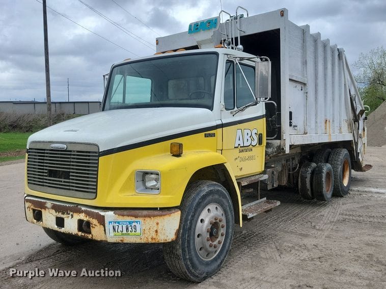 1998 Freightliner FL70 Equipment Image0