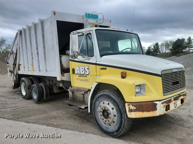 Image of Freightliner FL70 equipment image 2