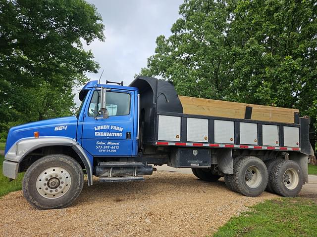 Image of Freightliner FL80 equipment image 2