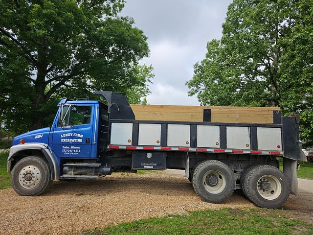 Image of Freightliner FL80 equipment image 4