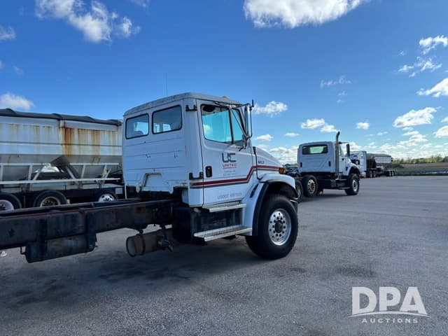 Image of Freightliner FL80 equipment image 4