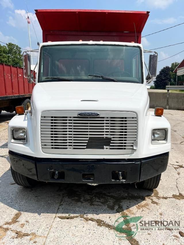 Image of Freightliner FL80 equipment image 2