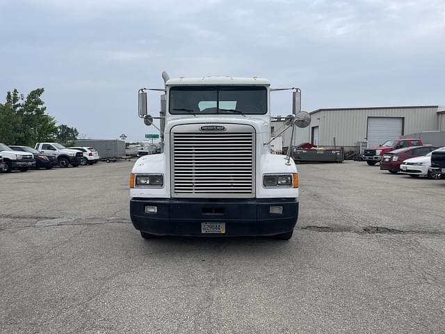 Image of Freightliner FLD120 equipment image 1