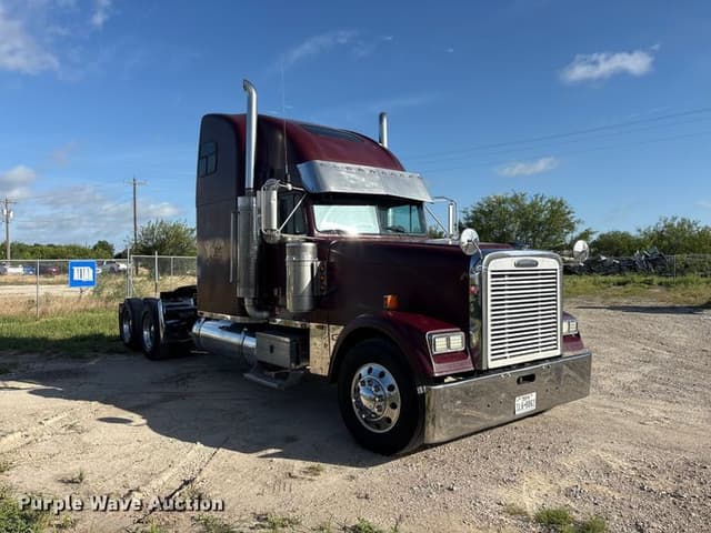 Image of Freightliner FLD equipment image 2