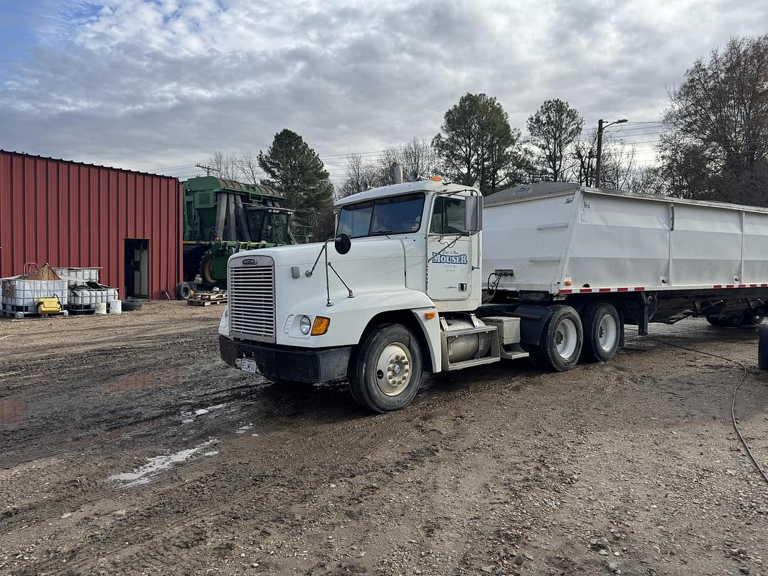 Image of Freightliner FLD120 Primary image