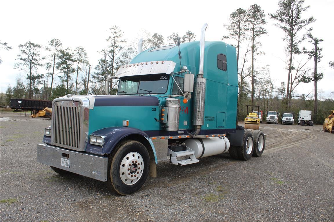 Main image Freightliner FLD120