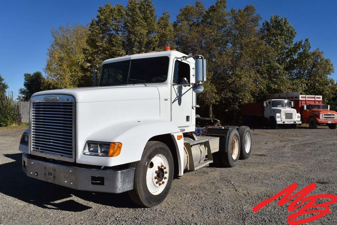 Image of Freightliner FLD120 Primary image