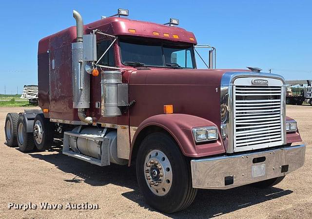 Image of Freightliner FLD120 equipment image 2