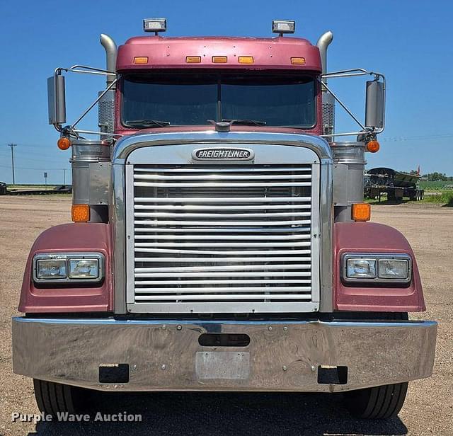 Image of Freightliner FLD120 equipment image 1