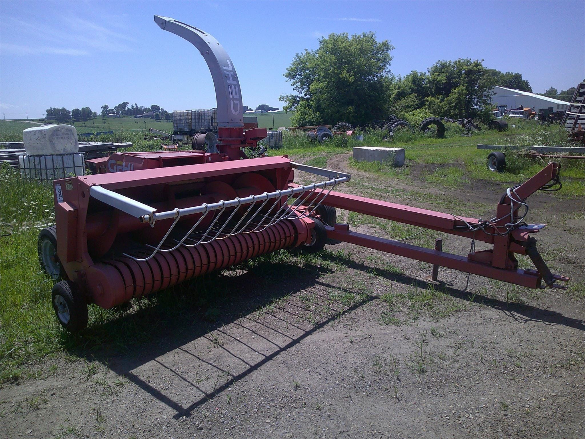 1998 Gehl 1065 Equipment Image0