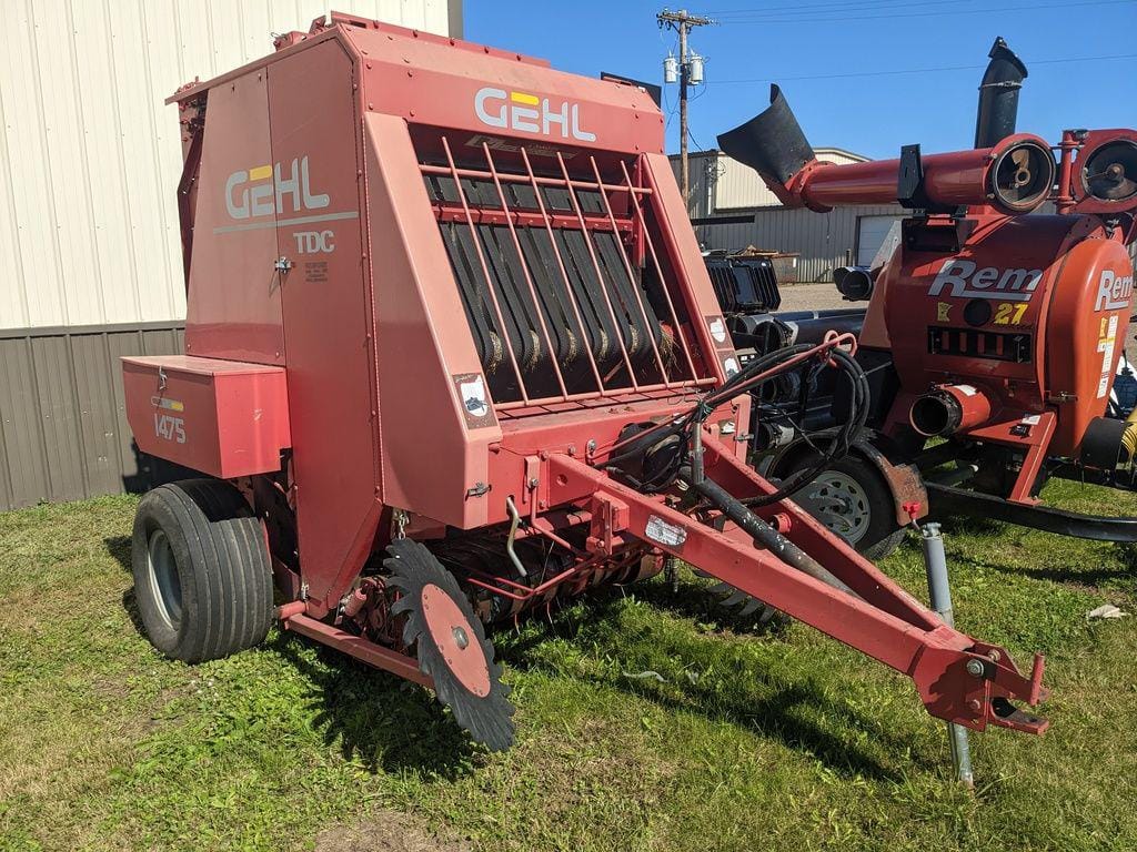 1998 Gehl 1475 Equipment Image0