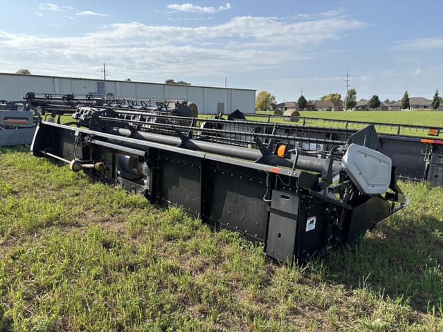 Image of Gleaner 800 equipment image 4