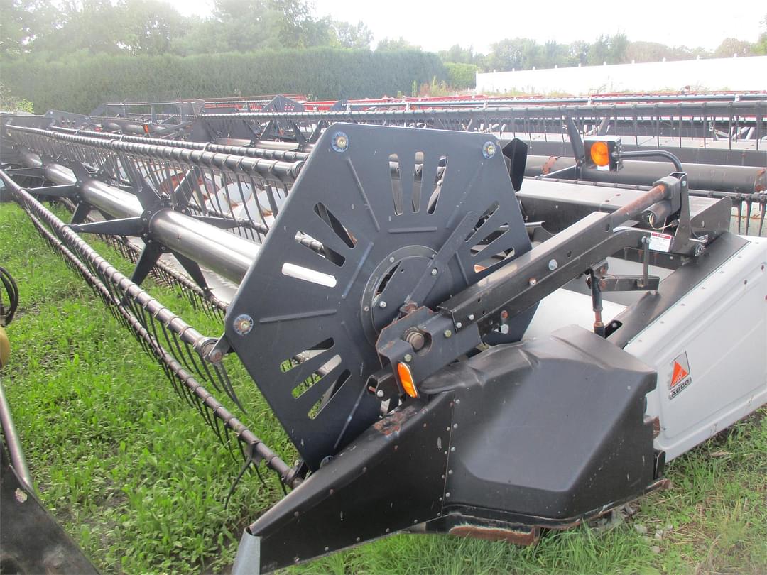 Image of Gleaner 830 Primary image