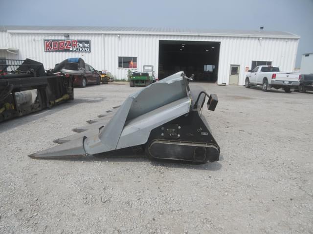 Image of Gleaner Hugger 630 equipment image 2