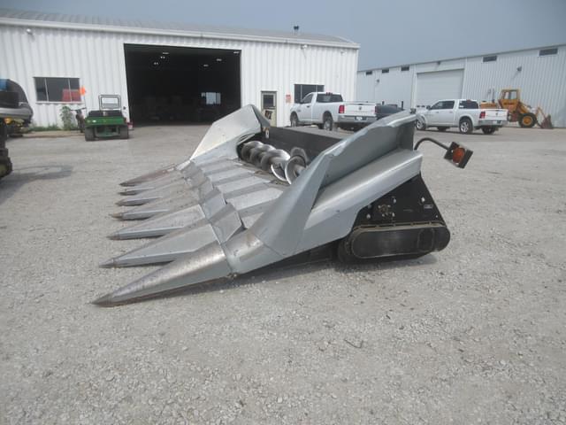 Image of Gleaner Hugger 630 equipment image 1