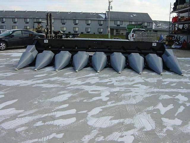 Image of Gleaner 830 equipment image 1