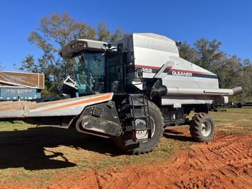 Main image Gleaner R52