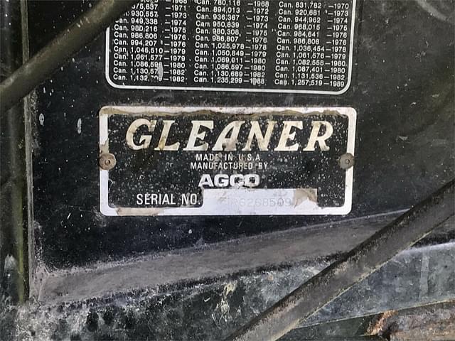 Image of Gleaner R62 equipment image 2