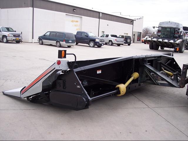 Image of Gleaner R630 equipment image 4