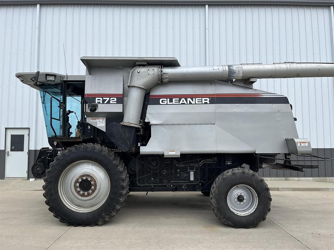 Image of Gleaner R72 Primary image