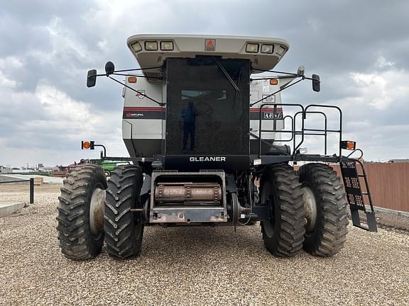 Main image Gleaner R72 8