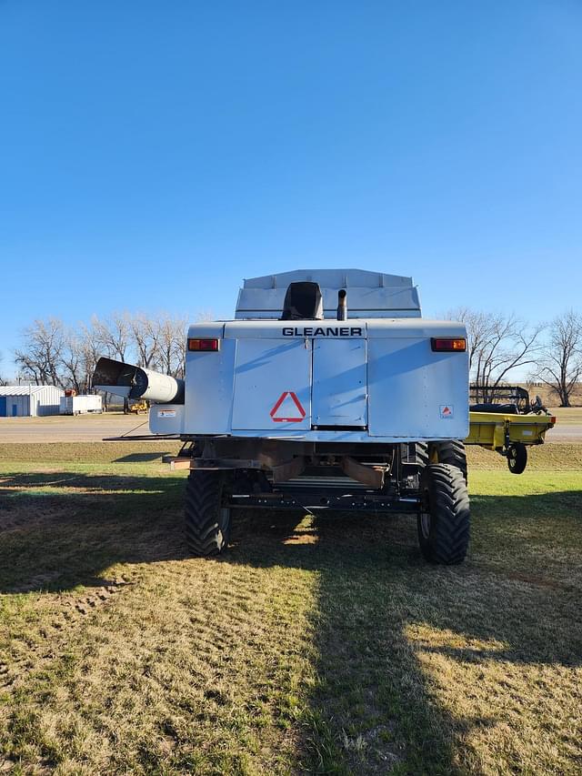 Image of Gleaner R72 equipment image 4