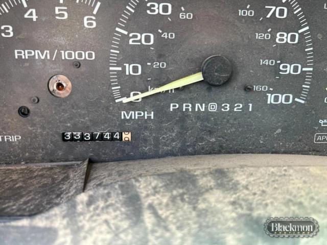 Image of GMC 2500 equipment image 3