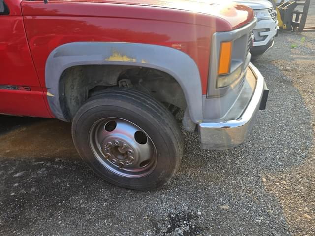 Image of GMC 3500 equipment image 3