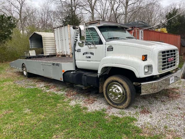 Image of GMC C6500 equipment image 1