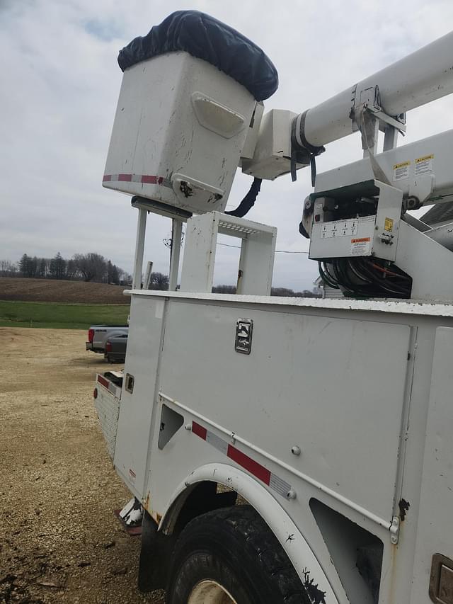 Image of GMC 7500 equipment image 4