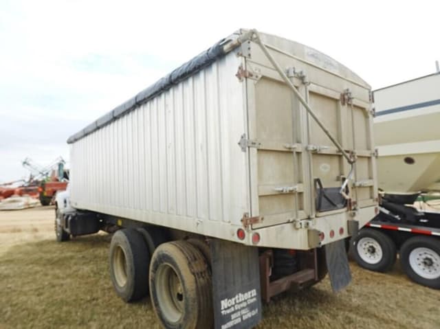 Image of GMC 7500 equipment image 4