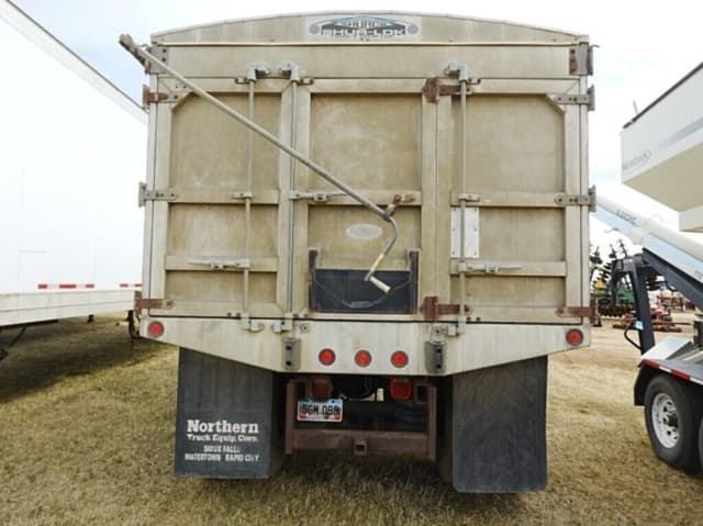 Image of GMC 7500 equipment image 3