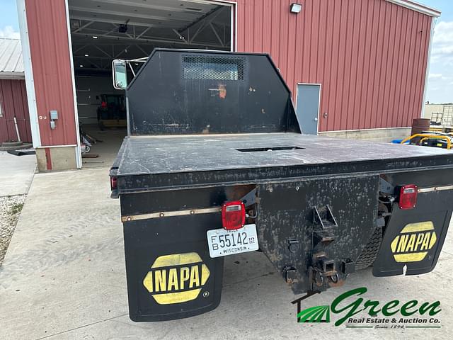Image of GMC C5500 equipment image 2