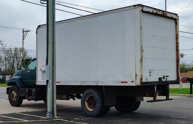 Image of GMC C6500 equipment image 4